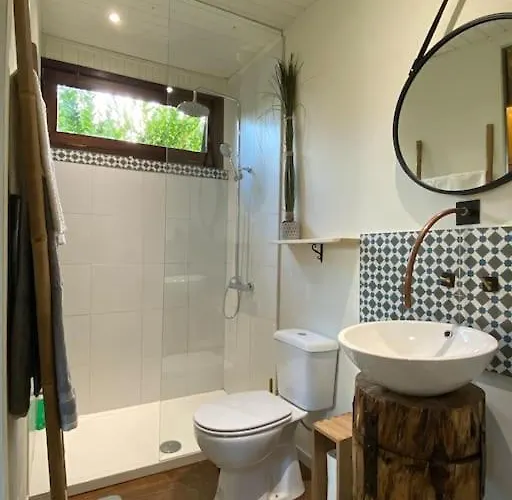 Pine - Direct Train To Porto Villa