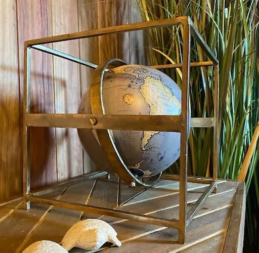 Pine - Direct Train To Porto Villa *